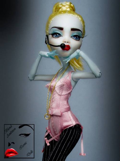 603136_678763335469461_1008607630_n