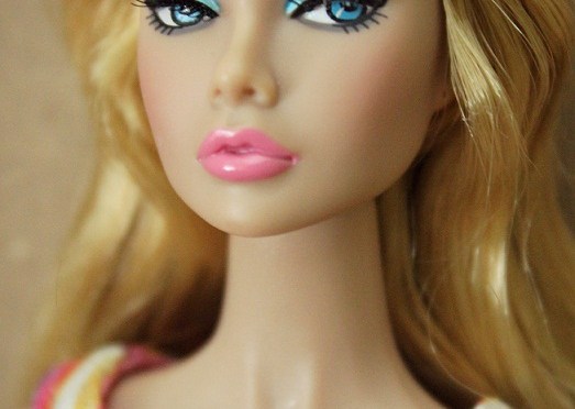 Imágenes reales: Groovy Galore Poppy Parker