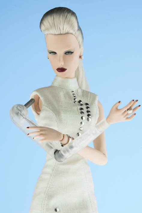 Lowres_75018_ConvDoll_CU2