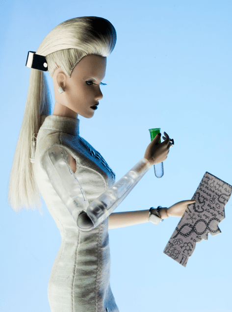 Lowres_75018_ConvDoll_CU3