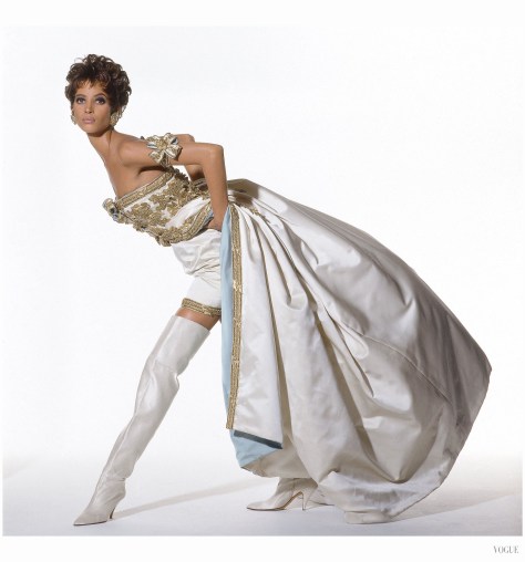 christy-turlington-the-stocking-boot-gets-the-couture-treatment-at-chanel-photo-irving-penn-vogue-october-1990
