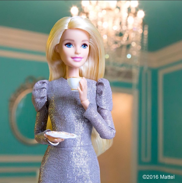 barbie-vestido-plateado