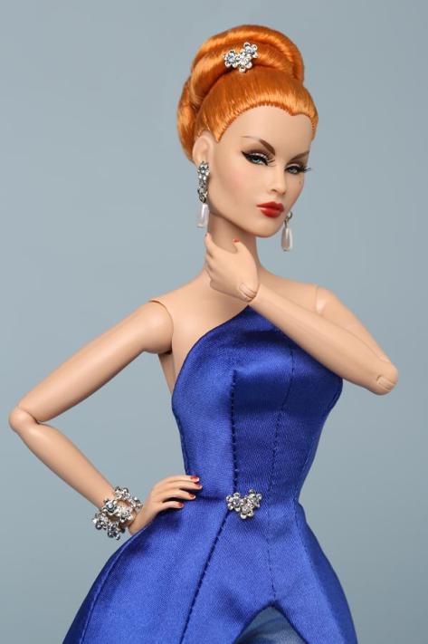 Classic Glamour Evelyn Weaperton3