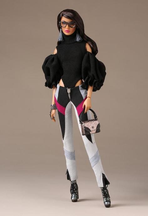 Neo-Romantic Rayna Ahmadi