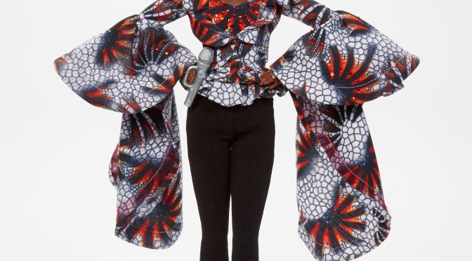 La cantante Lira ya tiene su propia Barbie OOAK