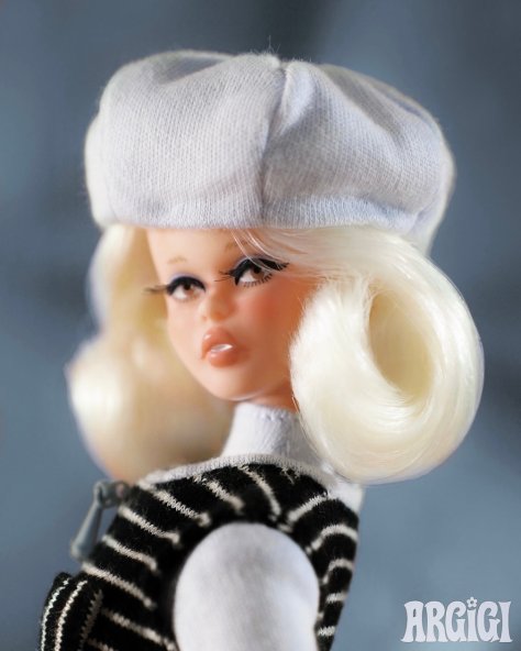 Miss Bluebell ARGIGI Fashion Doll