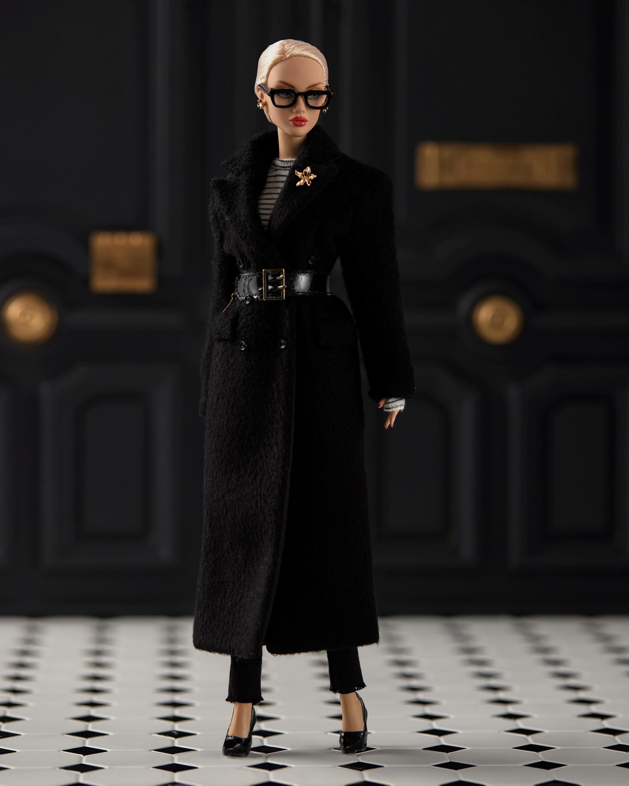 Paris Ii Model SERIES PARIS Model NO.8.5 Raven Edition | Una vitrina llena de tesoros ...